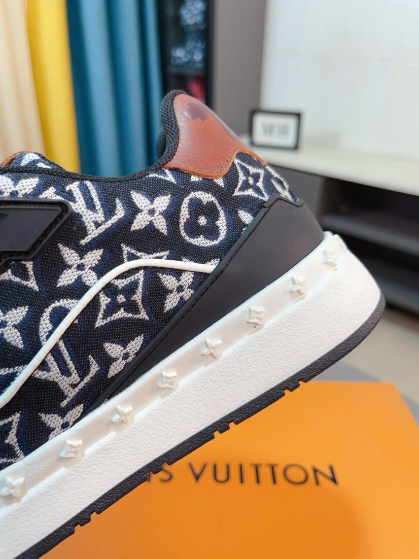 Louis Vuitton Patterned Low-Top Sneakers