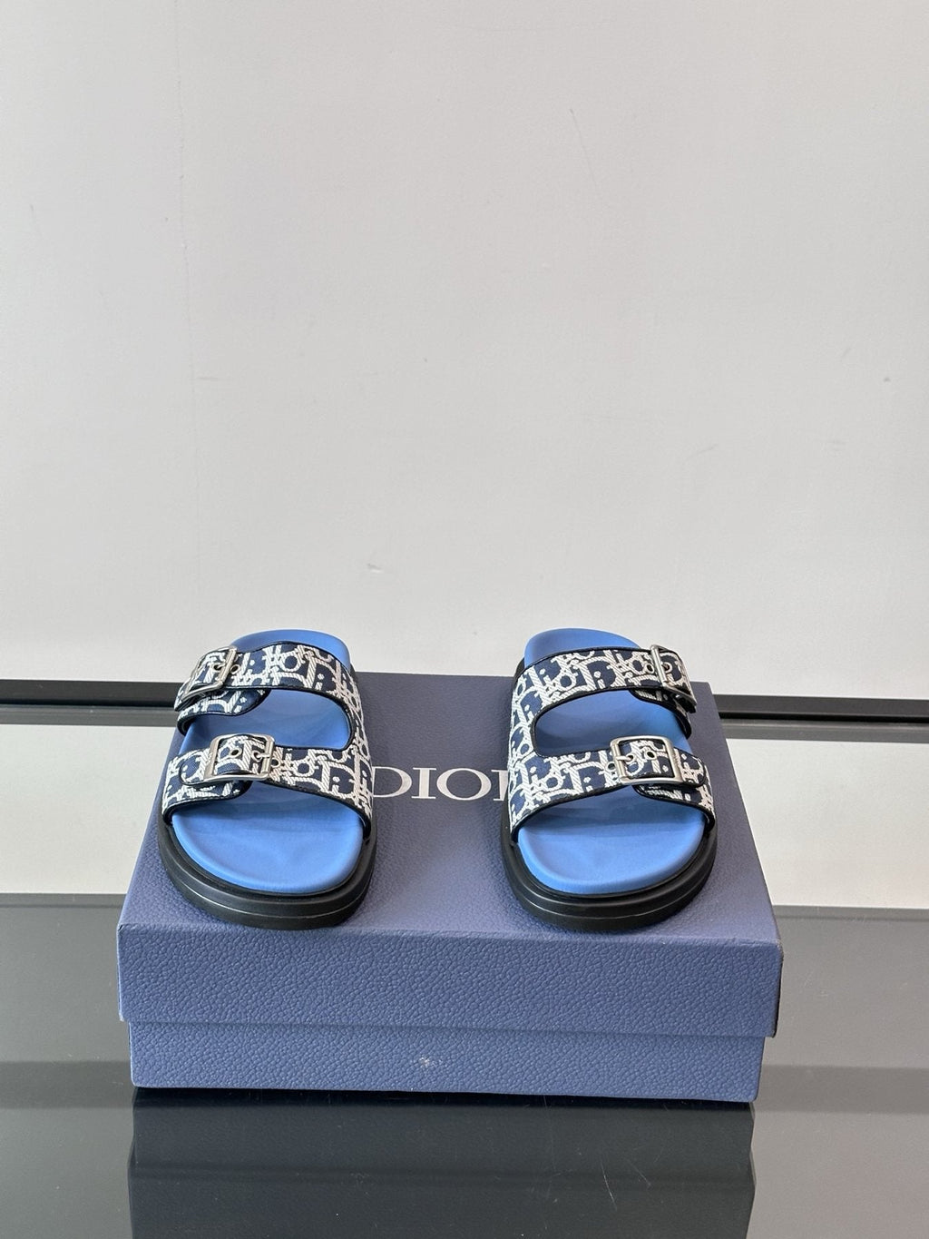Dior Men's Patterned Buckle Slide Sandals - Textured Outsole
